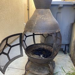 Outdoor fire pit