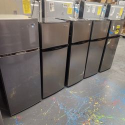 Frigidaire 7.5 Cu Ft Top Freezer Refrigerator 21x21x57