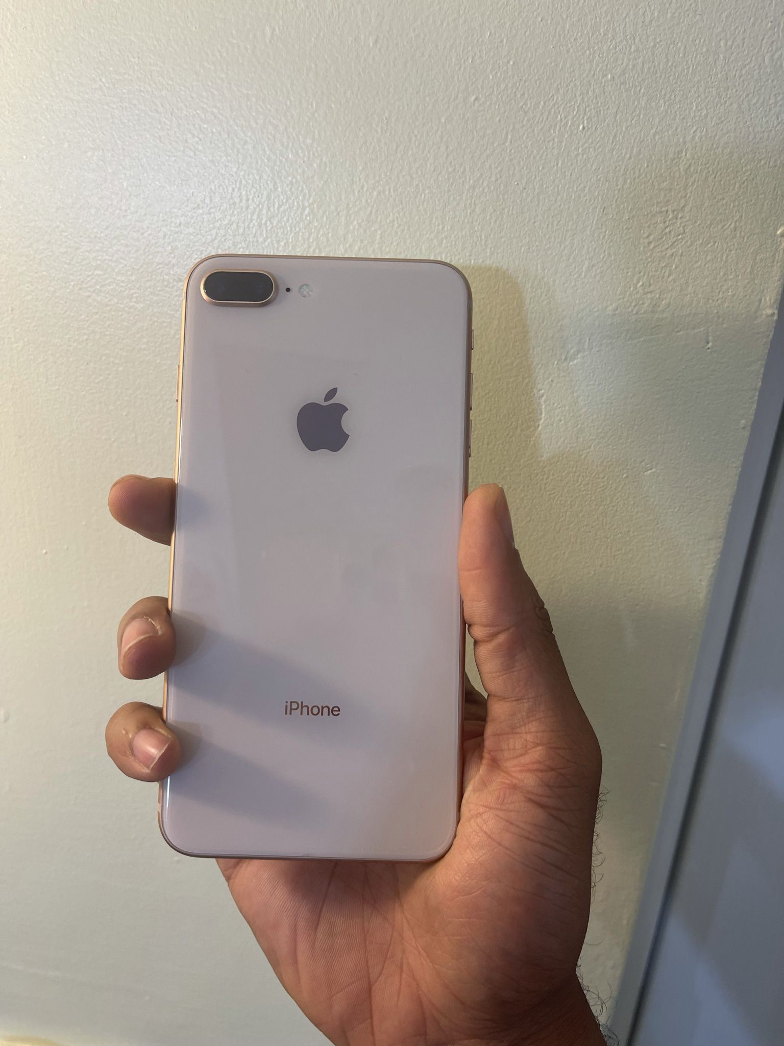 UNLOCKED IPHONE 8 PLUS / LOW PRICES 