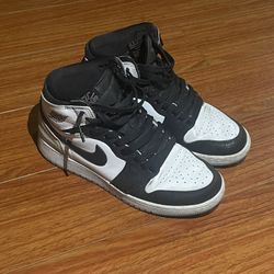 AUTHENTIC JORDAN 1 HIGH STAGED HAZE 