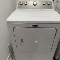 Maytag Bravos Dryer – Large Capacity – Works Great