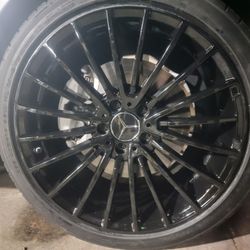 19"new Staggerd MERCEDES Benz C300 Glossy Black Wheels With New Tires