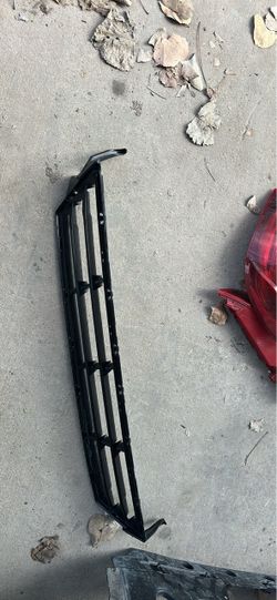 2022-24 BMW X3/X4 Front Bumper Grille OEM -