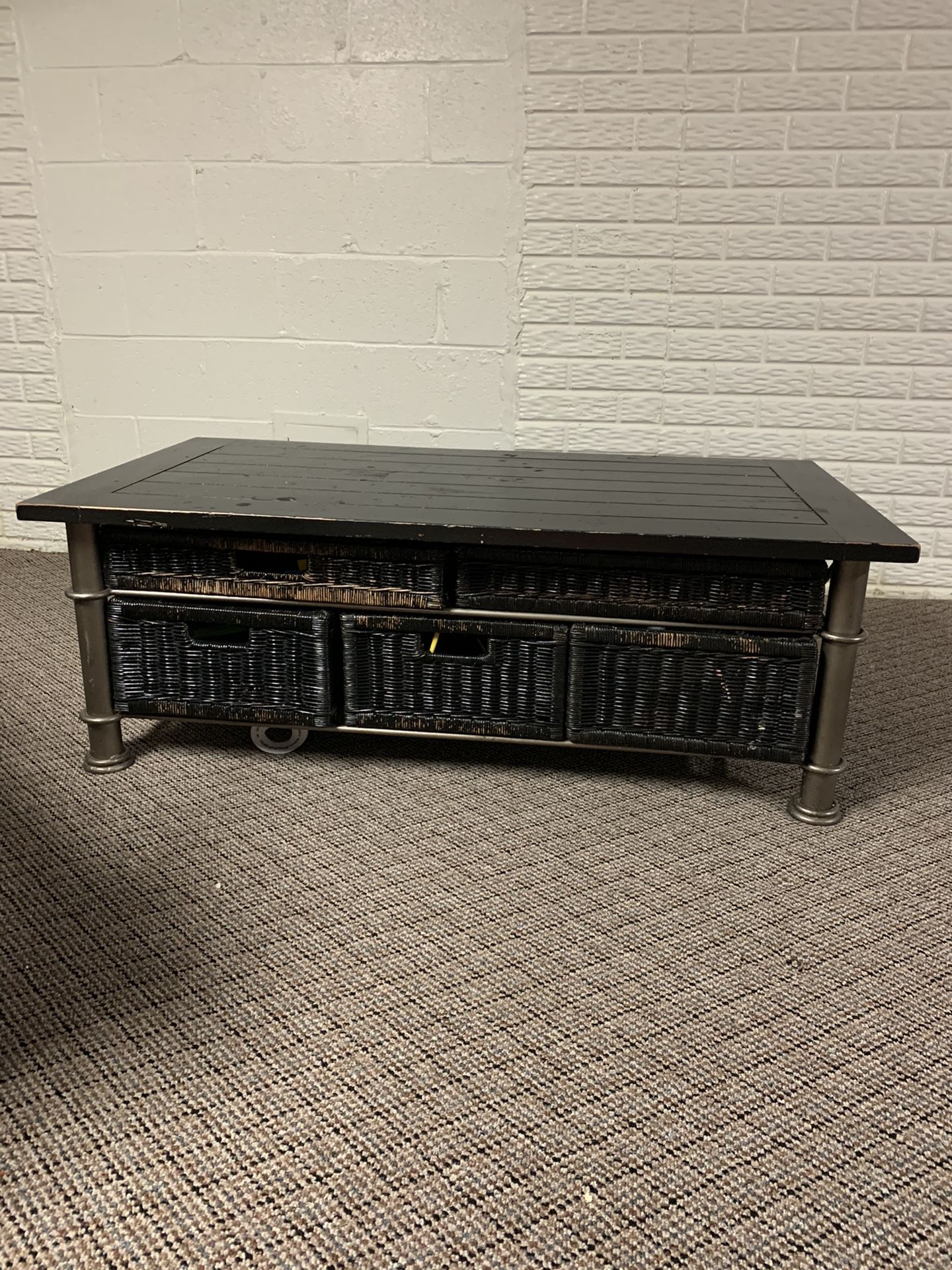 Coffee Table w Wicker Storage