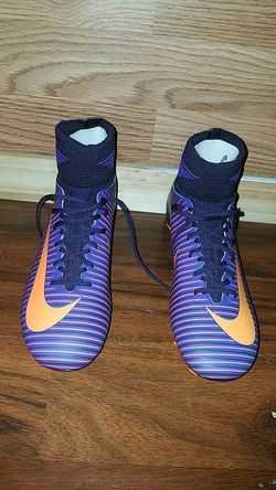 Soccer cleats