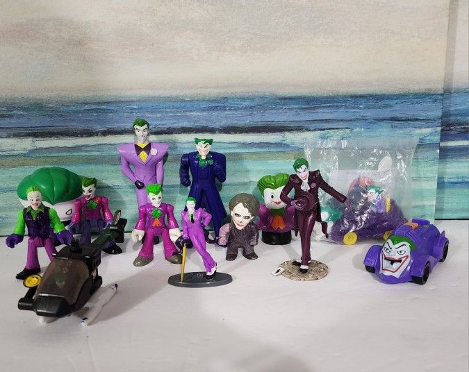 DC Comics Joker Figure Bundle
