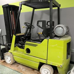 Clark 5,350 lbs  Fork Lift