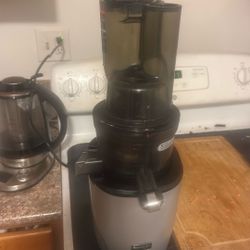 Kuvings Revo 830 Slow Juicer