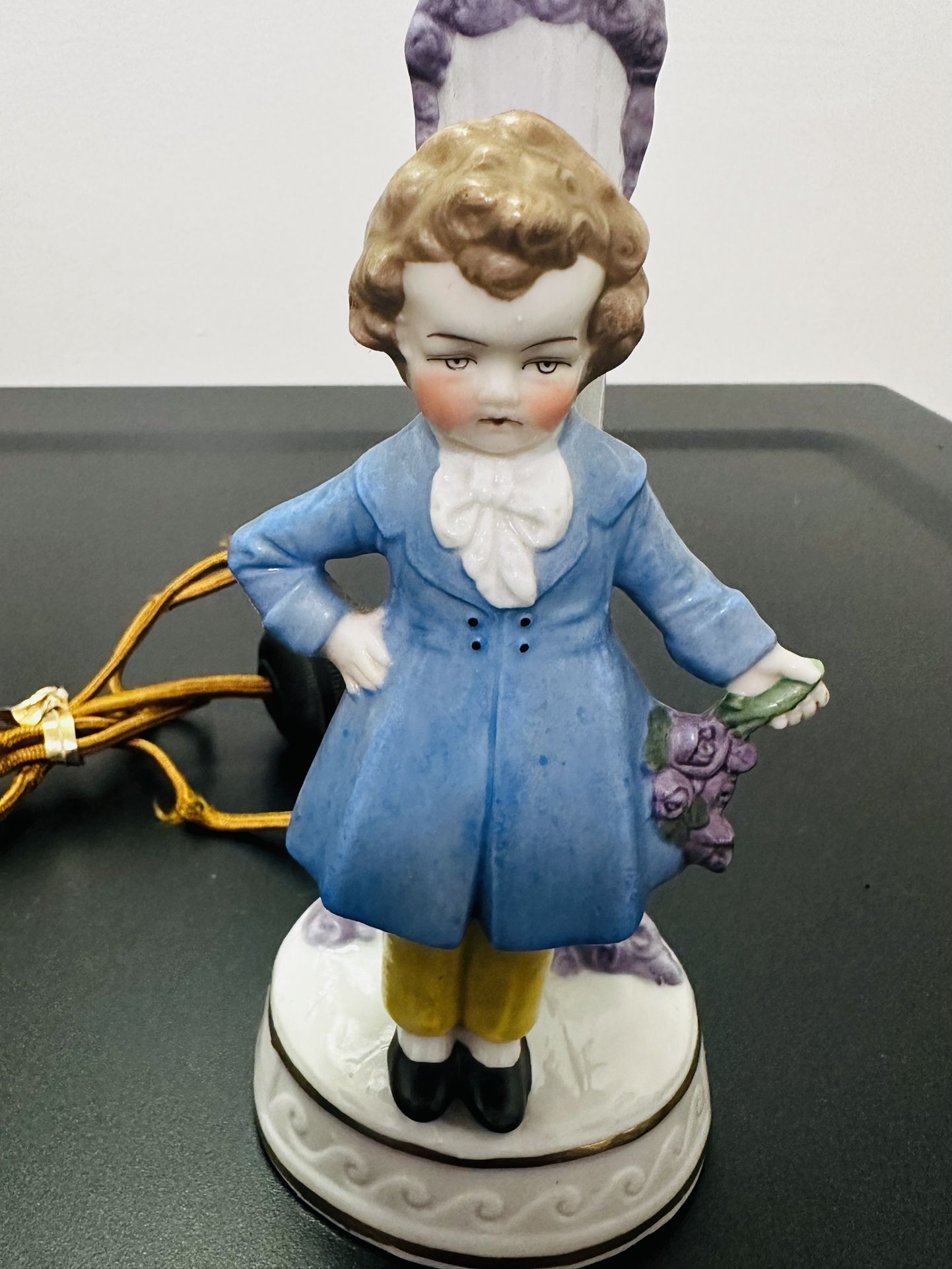 Victorian Porcelain Figurine Lamp