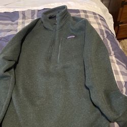 LIKE NEW PATAGONIA MENS MEDIUM QUARTER ZIP