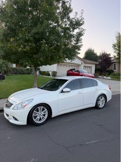 2011 INFINITI G37