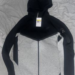 Nike Tech