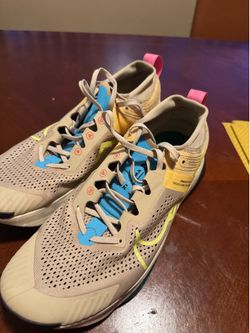 Tennis shoe