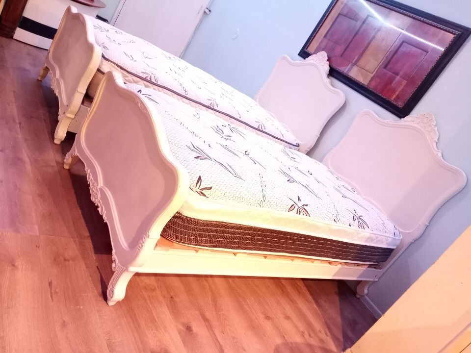 White Two Twin Beds With Mattress With Platform spring