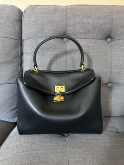 Black leather bag in size mini