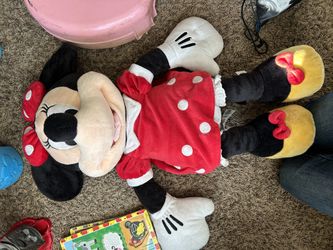 Giant Minnie Mouse