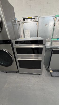 🔥 KitchenAid 30” Oven/Microwave Combo – New with Warranty 🔥  Premium KitchenAid 30-inch built-in combination wall oven with an upper microwave and l