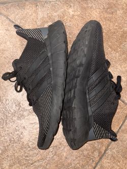 Black adidas 9.5M