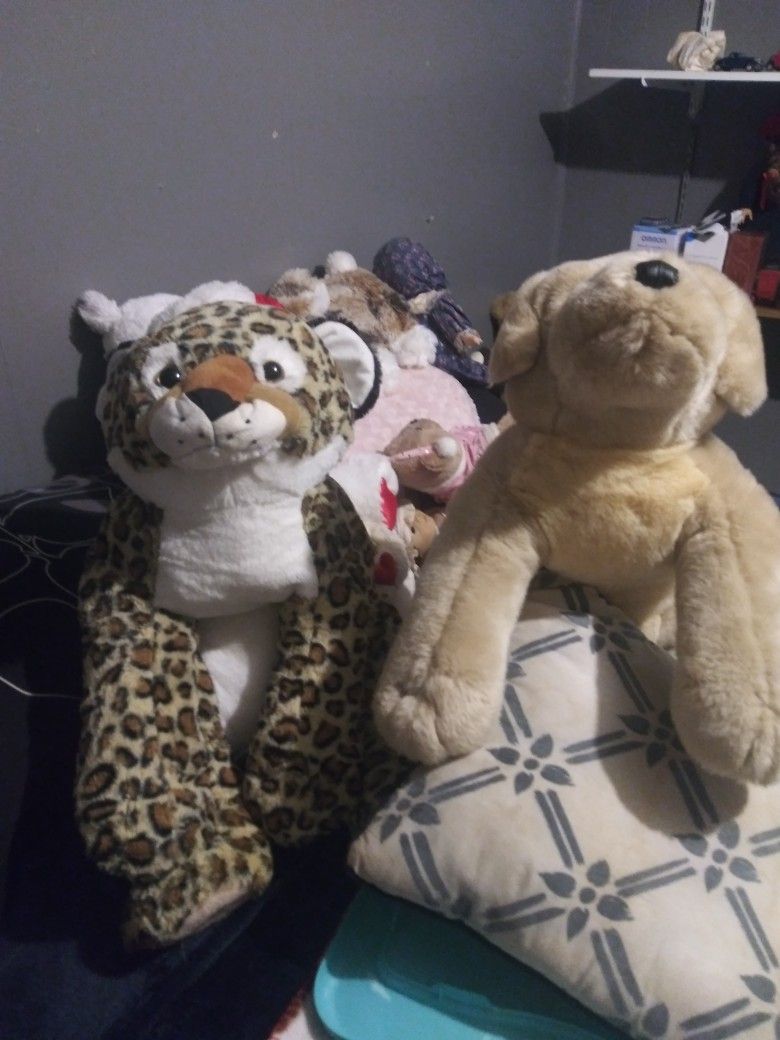 Two Brand-new Large Stuffed Dogs $5 Each