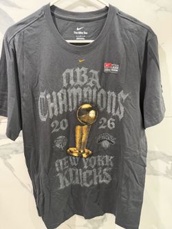 Knicks Large Shirt