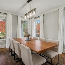 Set of 8 dining chairs 