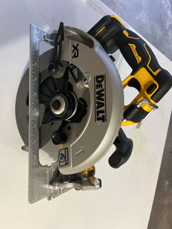 DEWALT 20-Volt MAX 7-1/4 in. Cordless Circular Saw