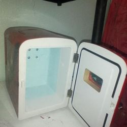 Mini Fridge 
