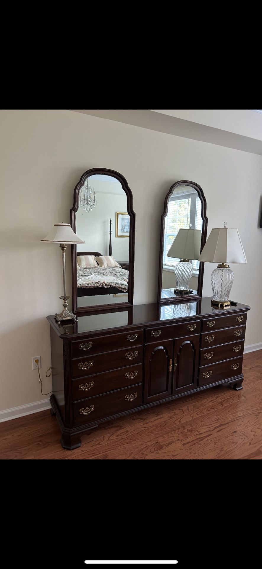 Dresser With mirror + Lamps