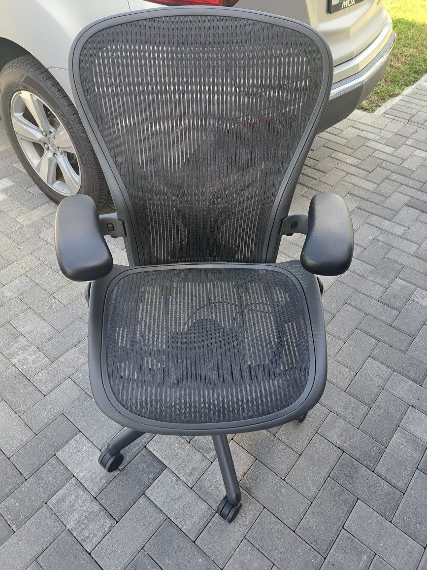 Herman Miller Aeron Size B Mint Condition Like New