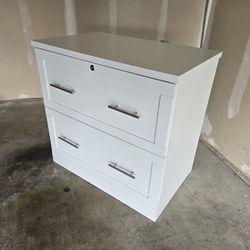 Locking Filing Cabinet - White