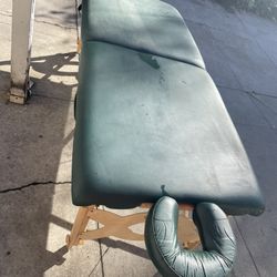 Massage Table Earthlite No Bag