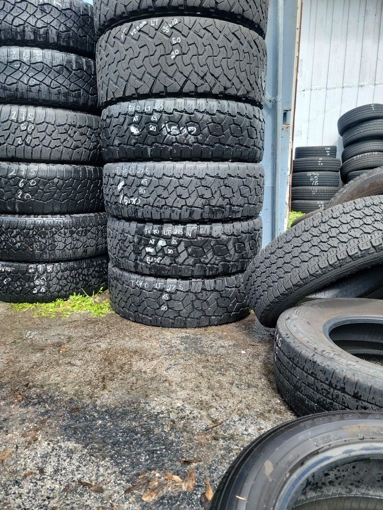4 Used LT276/65/R20 OR CLOSE TO 35/12.50R20 Toyo At 500 Installed