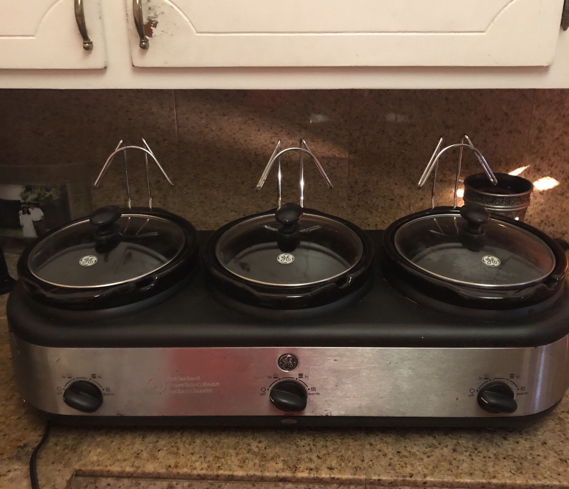 Triple Crock Pot/Slow Cooker by GE for Sale in Vacaville, CA OfferUp