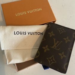 New Louis Vuitton Men's Wallet for Sale in Gilbert, AZ - OfferUp