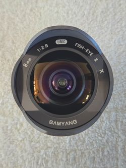Samyang 8mm f/2.8 1:2.8 Lens Fisheye II Lens UMC W/Lens Caps & Case VERY NICE!
