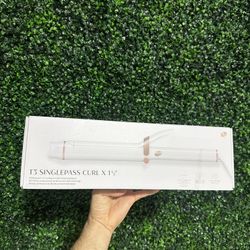 T3 SinglePass Curl 1.5” Professional Curling Iron 