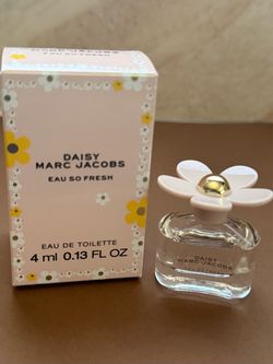 Marc Jacobs Daisy Eau So Fresh Perfume Mini 4ml – New in Box