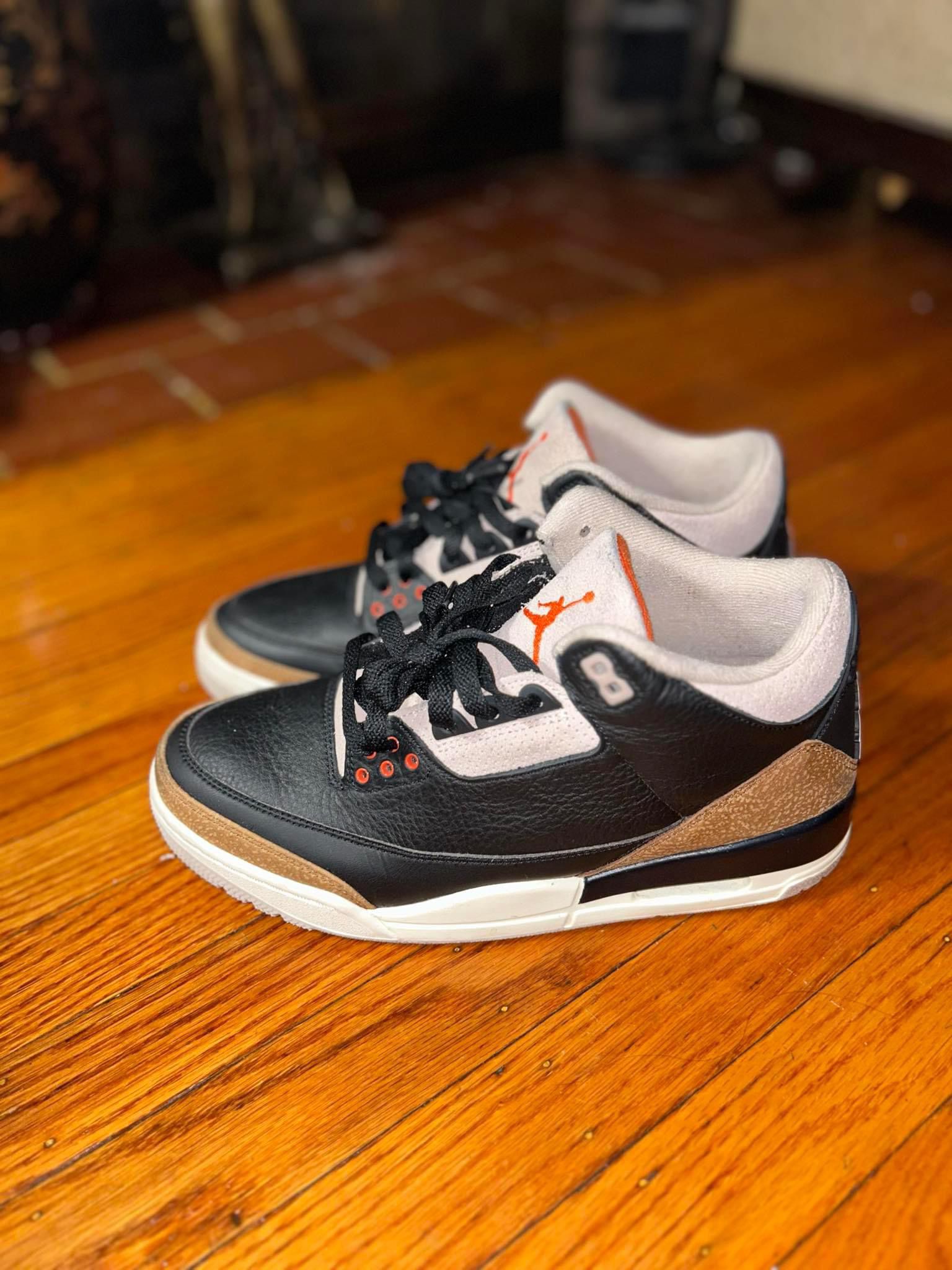 Air Jordan 3s Men’s Size 9.5