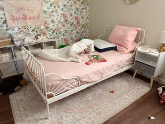 Twin bedframe