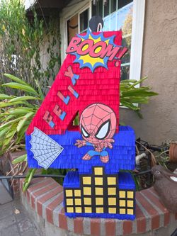 Glo's Custom Made Piñatas