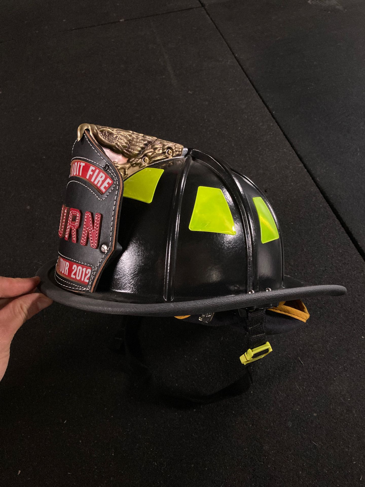 Cairns 1044 w/ Defender Visor, Deluxe, Black Traditional Fire Helmet