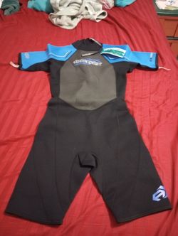 WETSUIT BRAND NEW SIZE 16