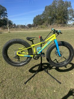 Specialized Fat Tire 24inch Mountain Bike 