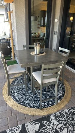 High top table￼