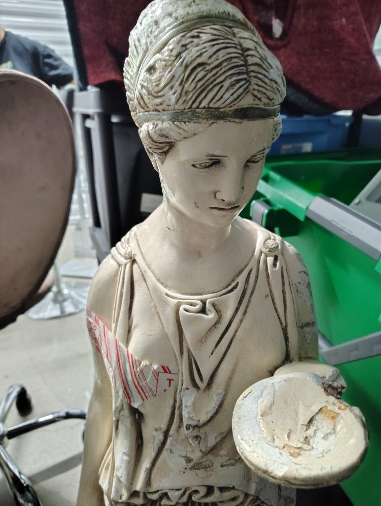 Statue