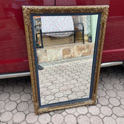 Wall Hanging Mirror 34”1/2W X 37”H In Good Condition $25 Firm On Price