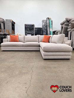 ‼️Liquidation Sale‼️ Derry Fabric Sectional(Free Delivery)