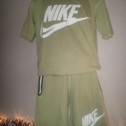 Nike Tech Short Set. Size Medium. New