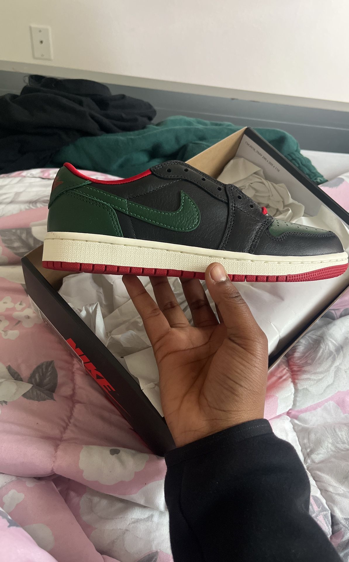 Woman’s Air Jordan ones retro low OG’s Size 7 1/2 Uk 5