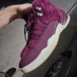 Jordan 12 Bordeaux Size 12